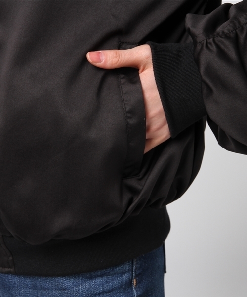 VENCEEXCHANGE（ヴァンスエクスチェンジ）の「袖刺繍ゆるブルゾン                 （ブルゾン・レディース・ブラック/オリーブ/スカイブルー・MEDIUM）」の11枚目の写真