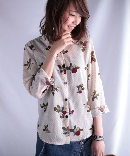 antiqua(アンティカ)の「花柄ドットシャツ(シャツ/ブラウス・レディース・アイボリー/ブラック・M)」の1枚目の写真