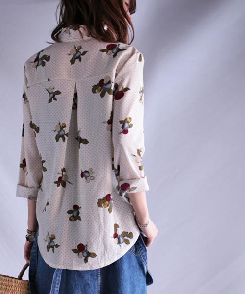 antiqua(アンティカ)の「花柄ドットシャツ(シャツ/ブラウス・レディース・アイボリー/ブラック・M)」の10枚目の写真