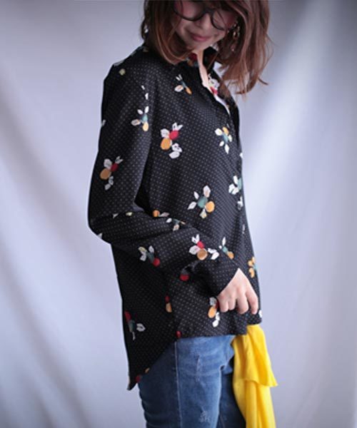 antiqua(アンティカ)の「花柄ドットシャツ(シャツ/ブラウス・レディース・アイボリー/ブラック・M)」の8枚目の写真