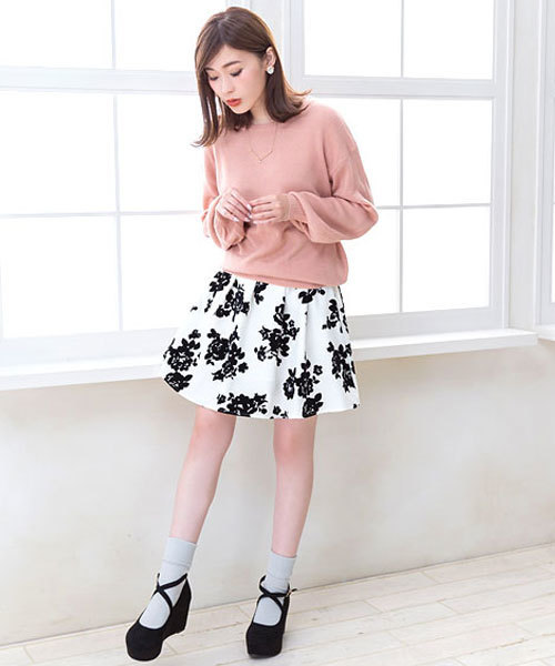 夢展望（ユメテンボウ）の「バルーン袖ニットトップス（ニット/セーター・レディース・ライトベージュ/サックスブルー/ボルドー/ライトホワイト/スモークピンク/ライトブラック/ピンク/ネイビー/チェリーピンク/ラベンダー/パープル系その他/テラコッタ・MEDIUM/LARGE）」の21枚目の写真