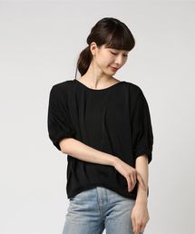 ・ドルマン裾タックブラウス