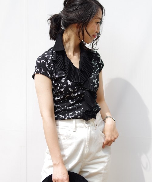 NARACAMICIE(ナラカミーチェ)の「ランダムドットプリントプリーツフリル半袖シャツ(Tシャツ/カットソー)」|ブラック