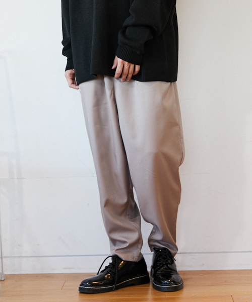 kutir(クティール)の「2タックワイドテーパード(その他パンツ・メンズ・ブラック/チャコールグレー/ライトベージュ・MEDIUM/LARGE/SMALL)」の3枚目の写真