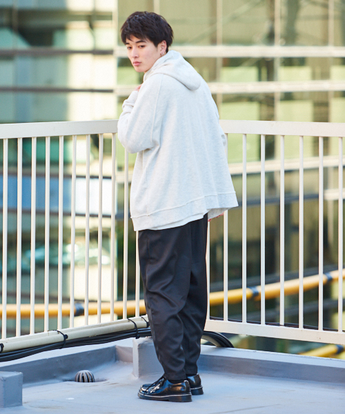 kutir(クティール)の「2タックワイドテーパード(その他パンツ・メンズ・ブラック/チャコールグレー/ライトベージュ・MEDIUM/LARGE/SMALL)」の9枚目の写真