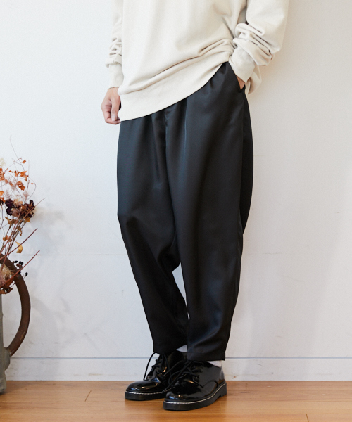 kutir(クティール)の「2タックワイドテーパード(その他パンツ・メンズ・ブラック/チャコールグレー/ライトベージュ・MEDIUM/LARGE/SMALL)」の13枚目の写真