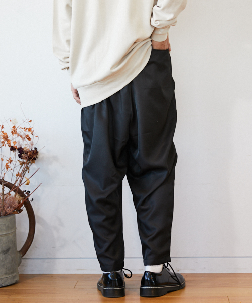 kutir(クティール)の「2タックワイドテーパード(その他パンツ・メンズ・ブラック/チャコールグレー/ライトベージュ・MEDIUM/LARGE/SMALL)」の15枚目の写真