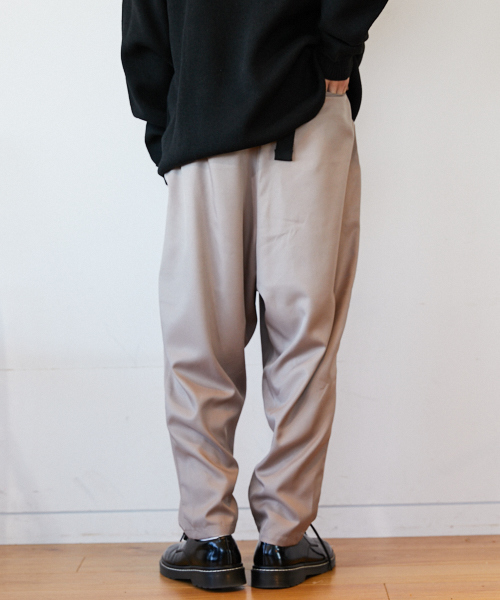kutir(クティール)の「2タックワイドテーパード(その他パンツ・メンズ・ブラック/チャコールグレー/ライトベージュ・MEDIUM/LARGE/SMALL)」の19枚目の写真