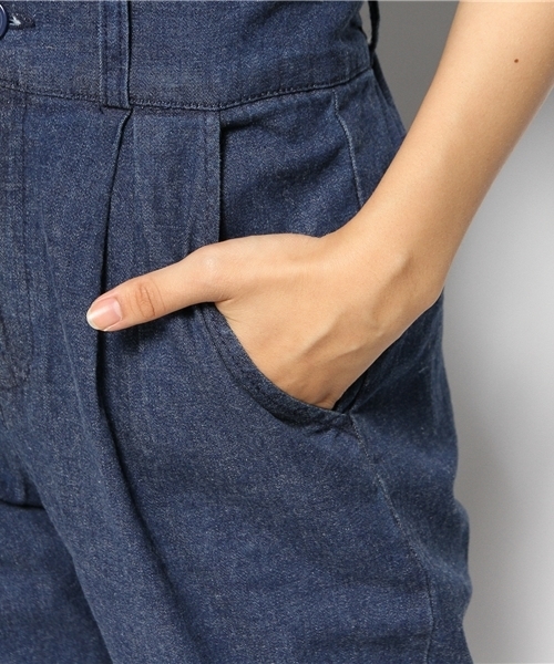 WEGO（ウィゴー）の「WEGO/サスペンダー付ハイウエストタックパンツ（デニムパンツ・レディース・インディゴブルー/ダークインディゴブルー・FREE）」の8枚目の写真