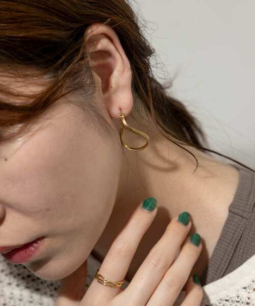 【アーバンリサーチ】フープピアス25mm セール】ネジリフープピアス（ピアス（両耳用））｜SMELLY