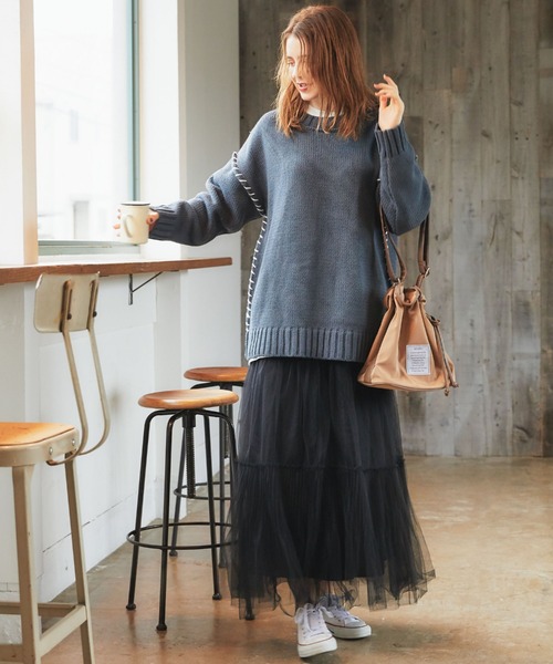 archives(アルシーヴ)の「ステッチ入りBIGプルオーバー(ニット/セーター・レディース・オレンジ/ブルー/ブラック/オフホワイト/グレー/マスタード・MEDIUM)」の7枚目の写真