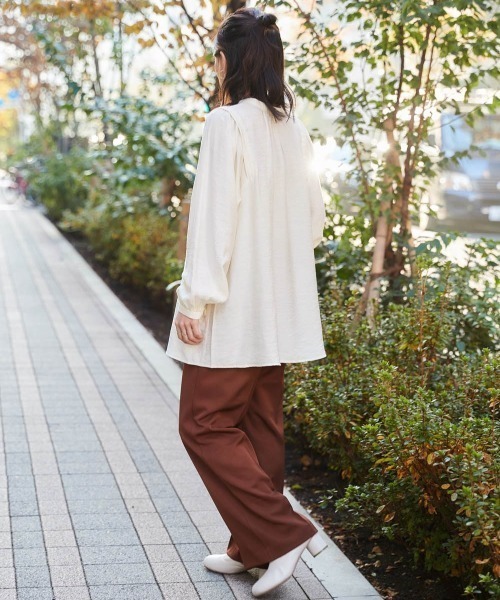 cepo（セポ）の「パフスリーブボリュームドレスシャツ　※２ＷＡＹ（シャツ/ブラウス・レディース・オフホワイト/サックスブルー/ベージュ・M）」の10枚目の写真