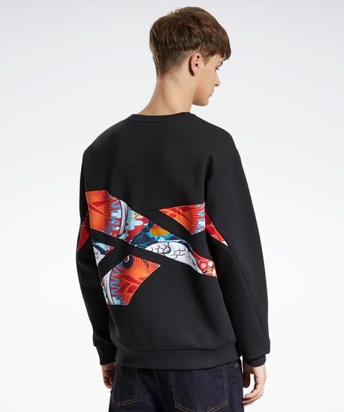 Reebok(リーボック)の「クラシックス CNY ベクター クルー スウェットシャツ / Classics CNY Vector Crew Sweatshirt(スウェット・メンズ・ホワイト/ブラック・SMALL/MEDIUM/LARGE/X-LARGE/XX-LARGE)」の2枚目の写真
