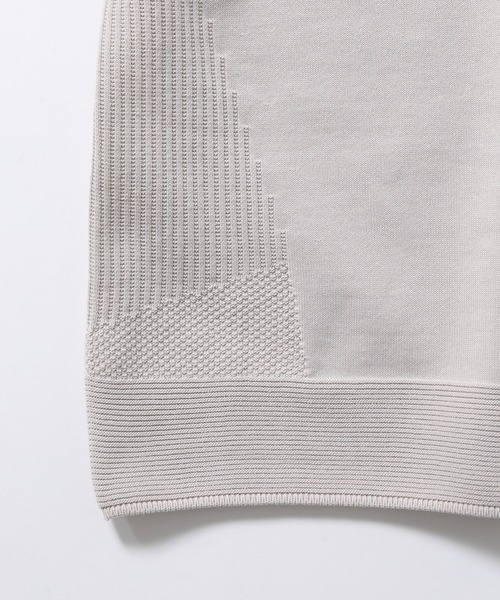 ADAM ET ROPE'（アダムエロペ）の「【ホールガーメント】3D 無縫製プルオーバーニット（ニット/セーター・メンズ・スミクロ/ライトグレー・M/L）」の6枚目の写真