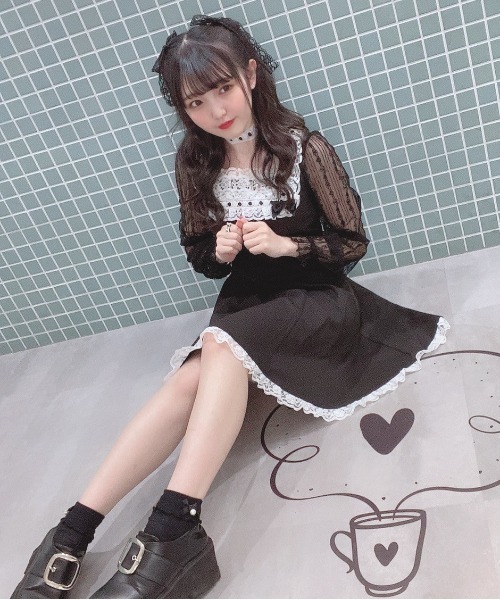 Secret Honey（シークレットハニー）の「胸元フリルレーススリーブワンピース（ワンピース・レディース・ブラック/グレー/ブラック系その他・MEDIUM）」の2枚目の写真