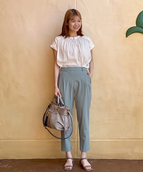 RIVE DROITE(リヴドロワ)の「美脚効果抜群 インスリットパンツ(その他パンツ・レディース・ベージュ/ミント/ネイビー/ブラック・36/38)」の18枚目の写真