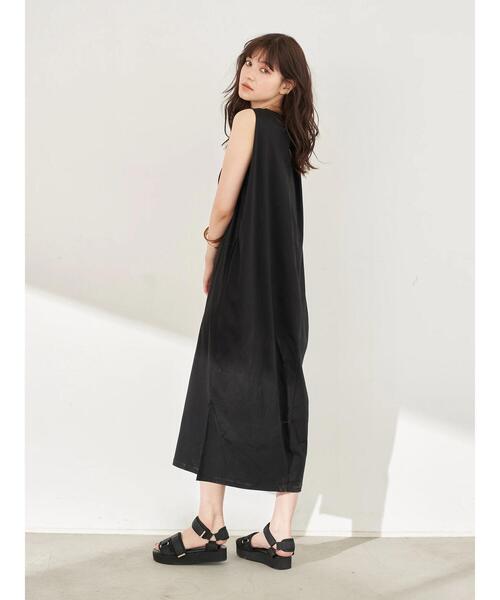 YECCA VECCA（イェッカヴェッカ）の「タックデザインカットワンピース　＊（ワンピース・レディース・ブラック/ブラウン/グリーン・FREE）」の20枚目の写真