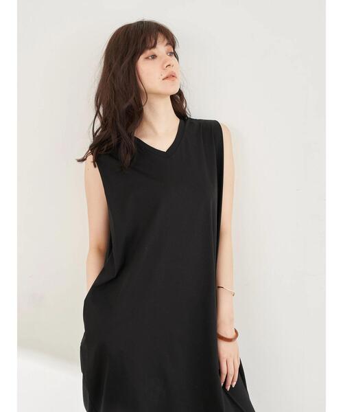 YECCA VECCA（イェッカヴェッカ）の「タックデザインカットワンピース　＊（ワンピース・レディース・ブラック/ブラウン/グリーン・FREE）」の22枚目の写真