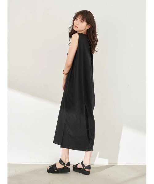 YECCA VECCA（イェッカヴェッカ）の「タックデザインカットワンピース　＊（ワンピース・レディース・ブラック/ブラウン/グリーン・FREE）」の9枚目の写真