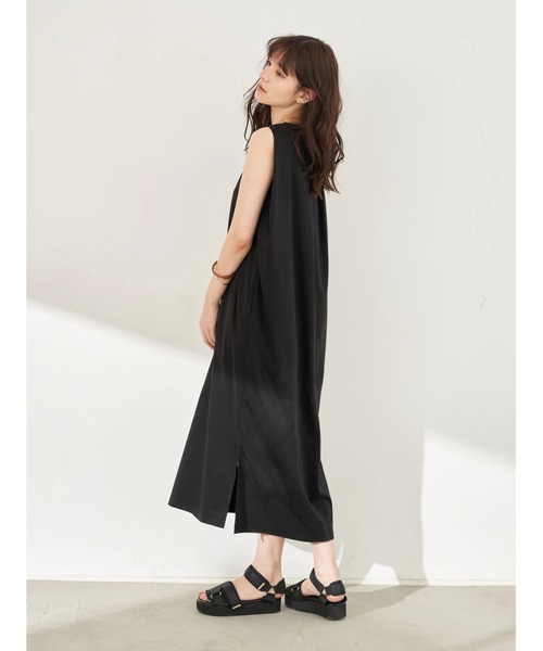 YECCA VECCA（イェッカヴェッカ）の「タックデザインカットワンピース　＊（ワンピース・レディース・ブラック/ブラウン/グリーン・FREE）」の10枚目の写真