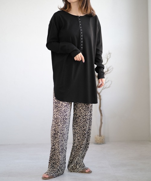 ＡＮＤＪ（アンドジェイ）の「2WAYホックテープ変形リブTシャツ（Tシャツ/カットソー・レディース・ライトベージュ/ブラック/カーキ/モカ・M）」の5枚目の写真