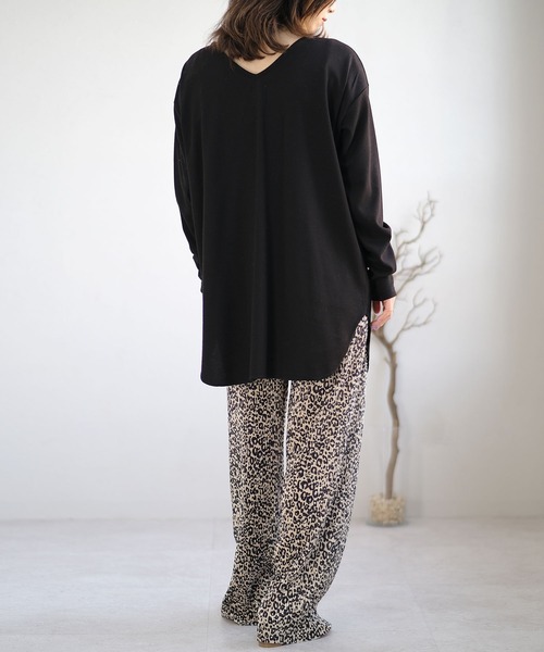 ＡＮＤＪ（アンドジェイ）の「2WAYホックテープ変形リブTシャツ（Tシャツ/カットソー・レディース・ライトベージュ/ブラック/カーキ/モカ・M）」の9枚目の写真