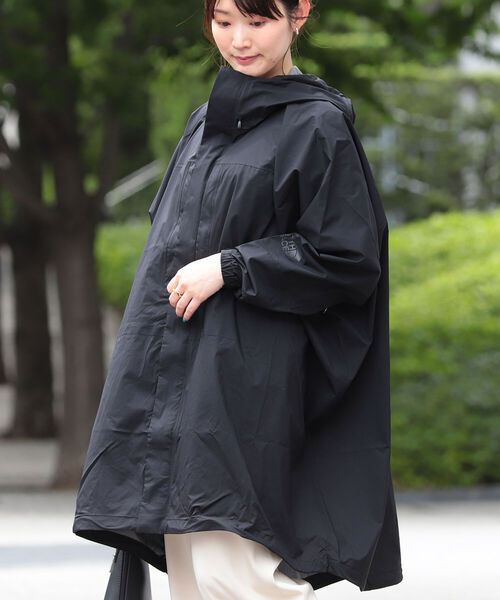 Ray BEAMS(レイビームス)の「THE NORTH FACE / Taguan Poncho(ポンチョ・レディース・ブラック/ダークブラウン/オリーブ・ONE SIZE)」の4枚目の写真