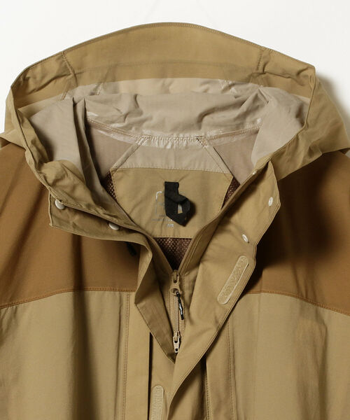 Ray BEAMS(レイビームス)の「THE NORTH FACE / Taguan Poncho(ポンチョ・レディース・ブラック/ダークブラウン/オリーブ・ONE SIZE)」の19枚目の写真