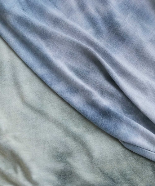 vis-`a-vis（ビサビ）の「【WEB限定】タイダイ染ドレープTシャツ（Tシャツ/カットソー・レディース・サックスブルー/グリーン系その他・FREE）」の7枚目の写真