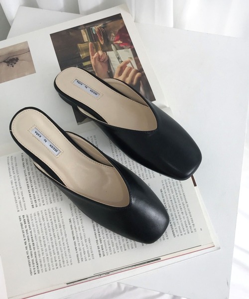 CEMONEMO(セモネモ)の「Vカット スクウェアトゥ フラット ミュールサンダル 7color(サンダル・レディース・ホワイト/ライトブラウン/ブラック/グレー/ベージュ/スモークピンク/ダークブラウン・24.5/24.0/25.0/23.0/23.5)」の22枚目の写真