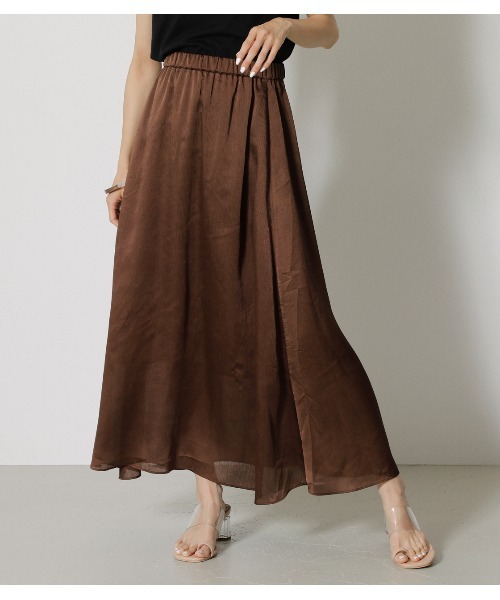 AZUL by moussy(アズールバイマウジー)の「SHEER SHINY LONG SKIRT/シアーシャイニーロングスカート(スカート・レディース・ダークブラウン/ライトカーキ・SMALL/MEDIUM)」の2枚目の写真