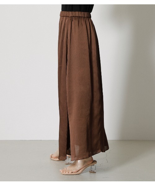 AZUL by moussy(アズールバイマウジー)の「SHEER SHINY LONG SKIRT/シアーシャイニーロングスカート(スカート・レディース・ダークブラウン/ライトカーキ・SMALL/MEDIUM)」の7枚目の写真