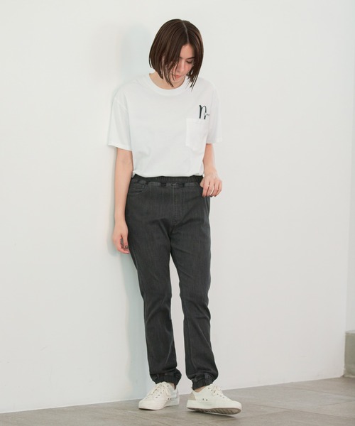 niko and...（ニコアンド）の「[niko and ...JEANS 2021AW]スリムコンフォートデニムパンツ（デニムパンツ・レディース・ブラック/ブルー・MEDIUM/LARGE）」の17枚目の写真