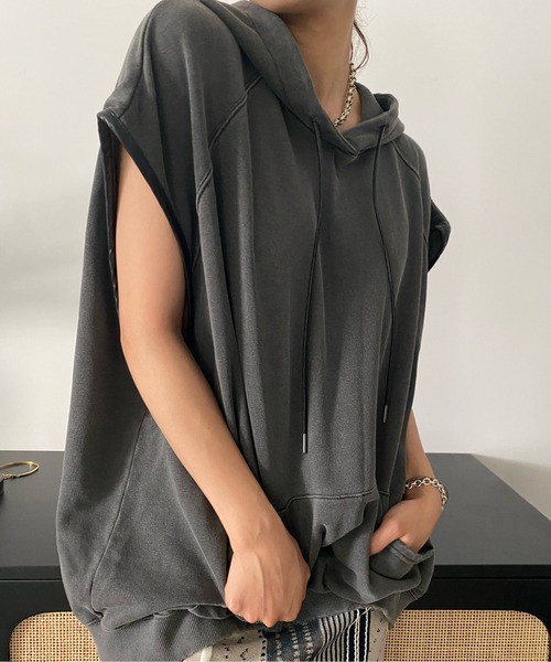 カットソー(半袖/袖なし) Ameri VINTAGE - DAMAGE SLEEVELESS HOODIE / Ameri Ameri（アメリ）の「DAMAGE SLEEVELESS HOODIE（パーカー）」 - WEAR