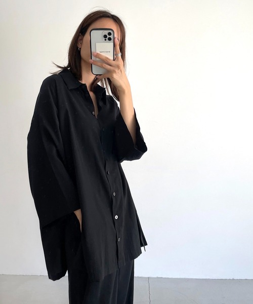 CANAL JEAN(キャナルジーン)の「RED CHOP WORKS(レッドチョップワークス) オーバースリットシャツ(シャツ/ブラウス・レディース・ブラック/ベージュ/パープル・ONE SIZE)」の6枚目の写真