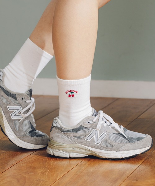 MILKFED.(ミルクフェド)の「CHERRY EMBROIDERY SOCKS(ソックス/靴下・レディース・ホワイト/ブラック/アッシュ・ONE SIZE)」の1枚目の写真