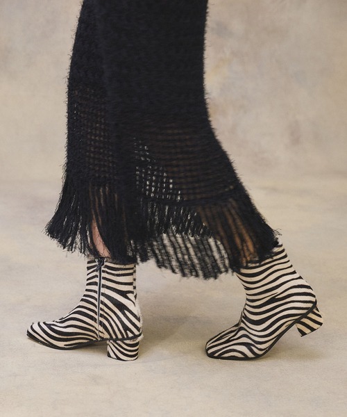 PUBLIC TOKYO（パブリックトウキョウ）の「アニマルスクエアショートブーツ（ブーツ・レディース・ゼブラ・2/3）」の8枚目の写真