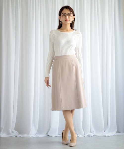 WHITE JOOLA（ホワイトジョーラ）の「【洗濯機で洗える♪オールシーズン着用出来る！2WAYストレッチで動きやすい♪】テーラードジャケット＆テーパードパンツ＆Aラインスカート3点セットスーツ（スーツセット・レディース・ブラック/ベージュ/グレー・LL/SS/S/M/L）」の6枚目の写真