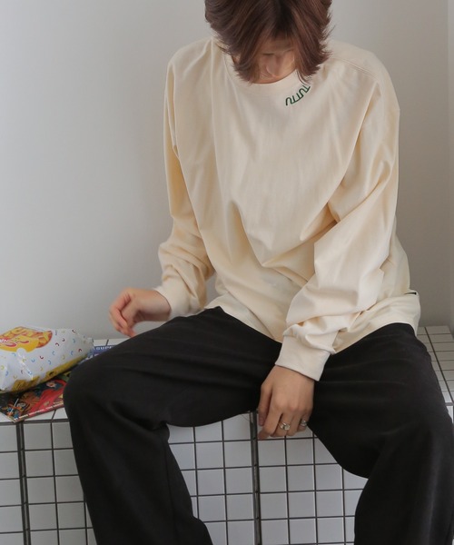 TUTTU（トゥトゥ）の「TUTTUオリジナルグラフィック ビックシルエット ロングスリーブTシャツ（Tシャツ/カットソー・メンズ・ダークグリーン/ブラック系その他/ホワイト/アイボリー/ホワイト系その他2/ブルー/チャコール/ブラック/ホワイト系その他/ホワイト系その他3・M/L）」の3枚目の写真