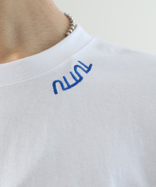 TUTTU（トゥトゥ）の「TUTTUオリジナルグラフィック ビックシルエット ロングスリーブTシャツ（Tシャツ/カットソー・メンズ・ダークグリーン/ブラック系その他/ホワイト/アイボリー/ホワイト系その他2/ブルー/チャコール/ブラック/ホワイト系その他/ホワイト系その他3・M/L）」の19枚目の写真