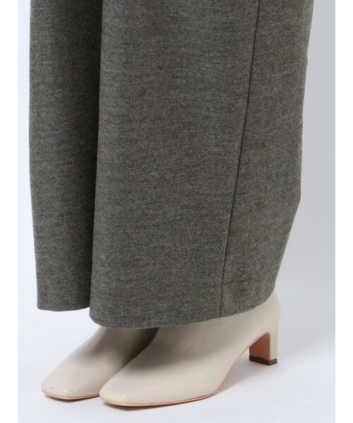 ELENDEEK（エレンディーク）の「プランジングネックコンビネゾン（つなぎ/オールインワン・レディース・グレー/ブラック/カーキ・01/02）」の18枚目の写真