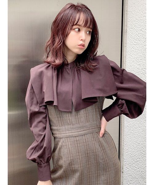 dazzlin（ダズリン）の「ケープカラー付ピンタックブラウス（シャツ/ブラウス・レディース・ブラウン/ベージュ/オフホワイト/ブラック・FREE）」の4枚目の写真