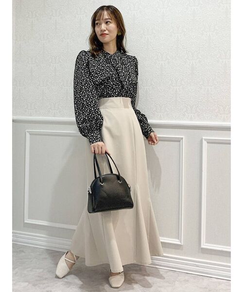 dazzlin（ダズリン）の「ケープカラー付ピンタックブラウス（シャツ/ブラウス・レディース・ブラウン/ベージュ/オフホワイト/ブラック・FREE）」の19枚目の写真