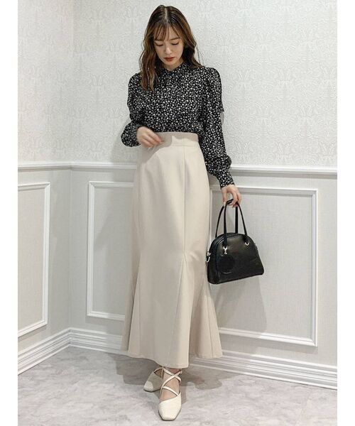 dazzlin（ダズリン）の「ケープカラー付ピンタックブラウス（シャツ/ブラウス・レディース・ブラウン/ベージュ/オフホワイト/ブラック・FREE）」の18枚目の写真