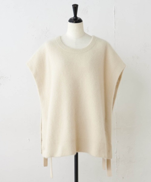 BEARDSLEY（ビアズリー）の「レイヤードで着回せるラクーンポンチョ（ニット/セーター・レディース・ホワイト/ブラック・FREE）」の14枚目の写真