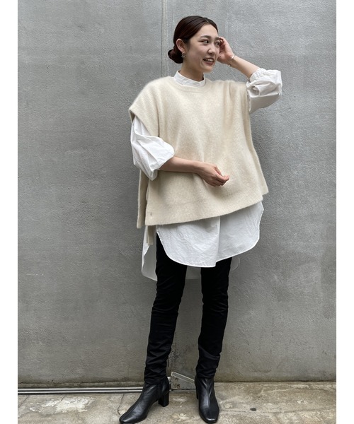 BEARDSLEY（ビアズリー）の「レイヤードで着回せるラクーンポンチョ（ニット/セーター・レディース・ホワイト/ブラック・FREE）」の13枚目の写真