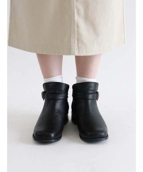 ehka sopo(エヘカソポ)の「スクエアトゥベルトブーツ(ブーツ・レディース・キャメル/ブラウン/ブラック・MEDIUM/LARGE)」の6枚目の写真