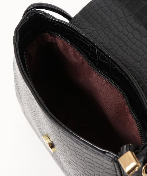 VIBGYOR Women(ヴィブジョー ウィメン)の「【urbanfemine.】ミニフラップショルダーBAG(ショルダーバッグ・レディース・ホワイト/ブラック/ベージュ/グリーン/パープル/イエロー/キャメル/ボルドー・FREE)」の21枚目の写真