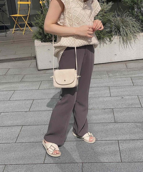 VIBGYOR Women(ヴィブジョー ウィメン)の「【urbanfemine.】ミニフラップショルダーBAG(ショルダーバッグ・レディース・ホワイト/ブラック/ベージュ/グリーン/パープル/イエロー/キャメル/ボルドー・FREE)」の2枚目の写真