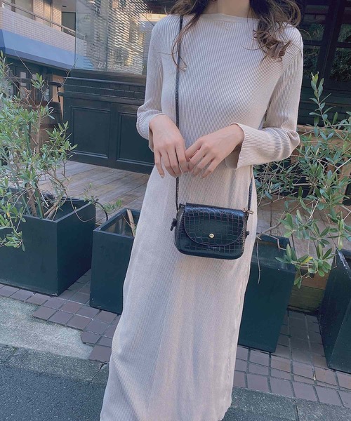 VIBGYOR Women(ヴィブジョー ウィメン)の「【urbanfemine.】ミニフラップショルダーBAG(ショルダーバッグ・レディース・ホワイト/ブラック/ベージュ/グリーン/パープル/イエロー/キャメル/ボルドー・FREE)」の3枚目の写真